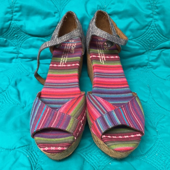 Tom’s sandals - Picture 2 of 3